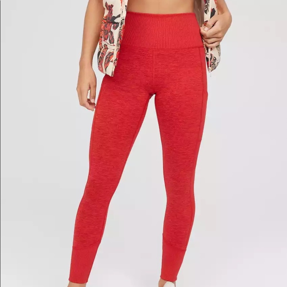 Offline by Aerie The Hugger Ribbed Pocket Leggings